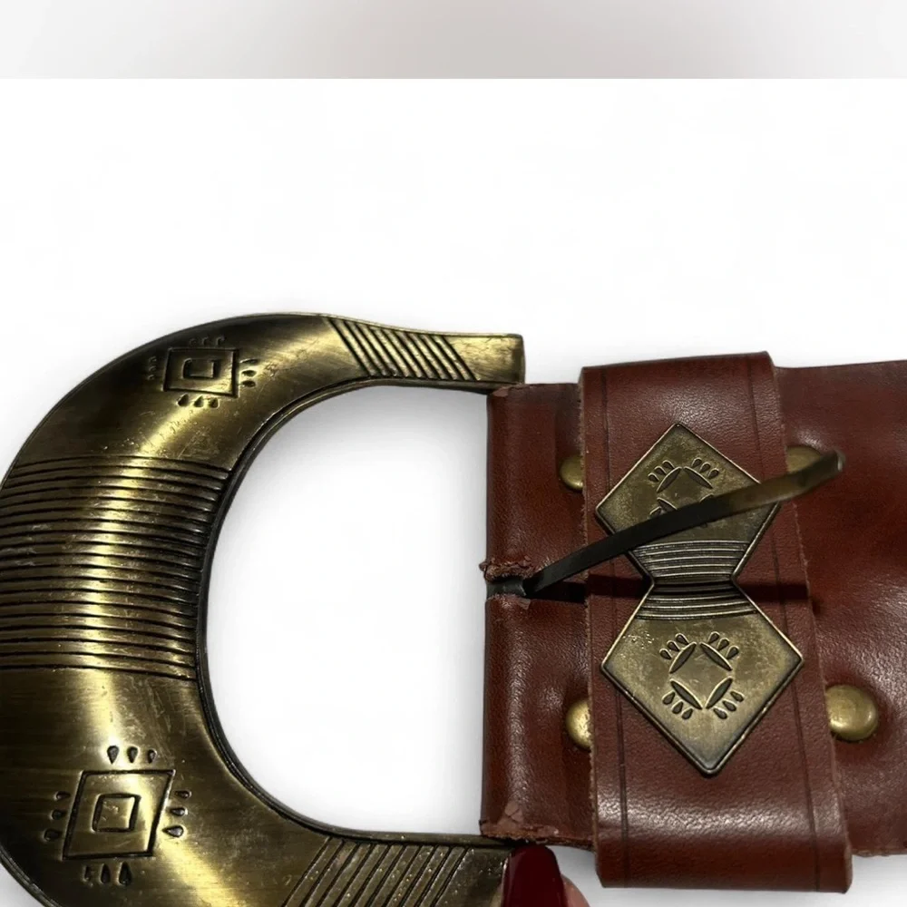 CAbi Wide Woven Brown Leather Boho Belt Brass Gold Tone Hardware Woman's M